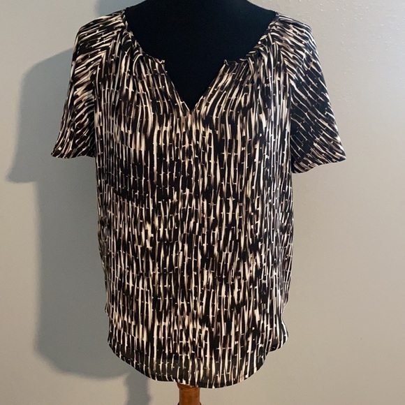 3 for $30 Vertical striped animal like blouse PS - Picture 2 of 9